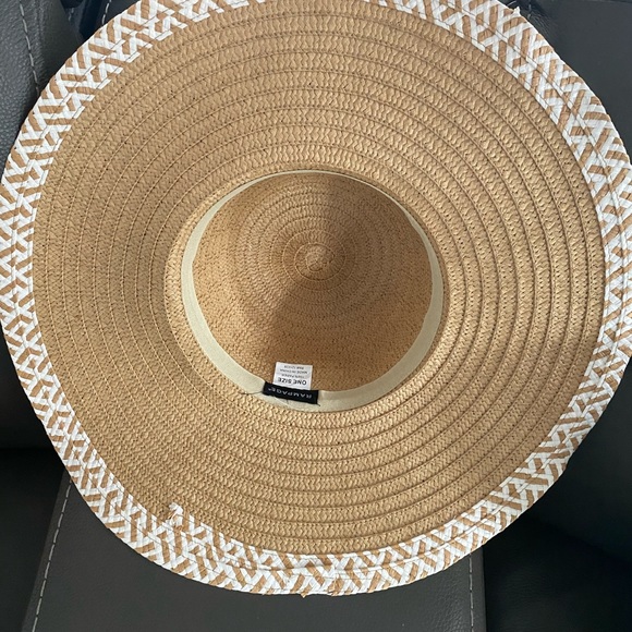 Rampage Sunhat  wide Brim w zig zag trim & cute bow straw - Picture 5 of 6